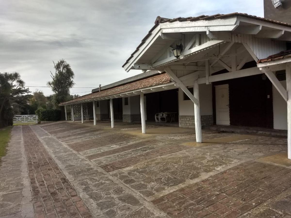 Motel Copacabana - Promo en Carpa en el Balneario Las Brusquitas Miramar  Exterior foto